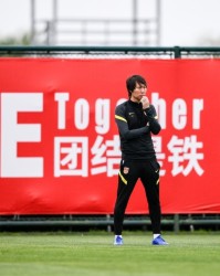  波尔多功勋教练下课引发动荡  