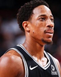  马刺战胜活塞终结十九连败  