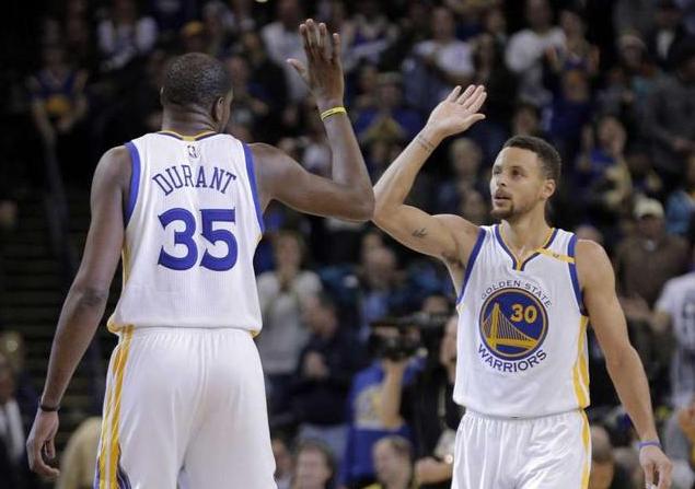  库里单节二十二分炸场，勇士逆转太阳迎关键卡位战胜利